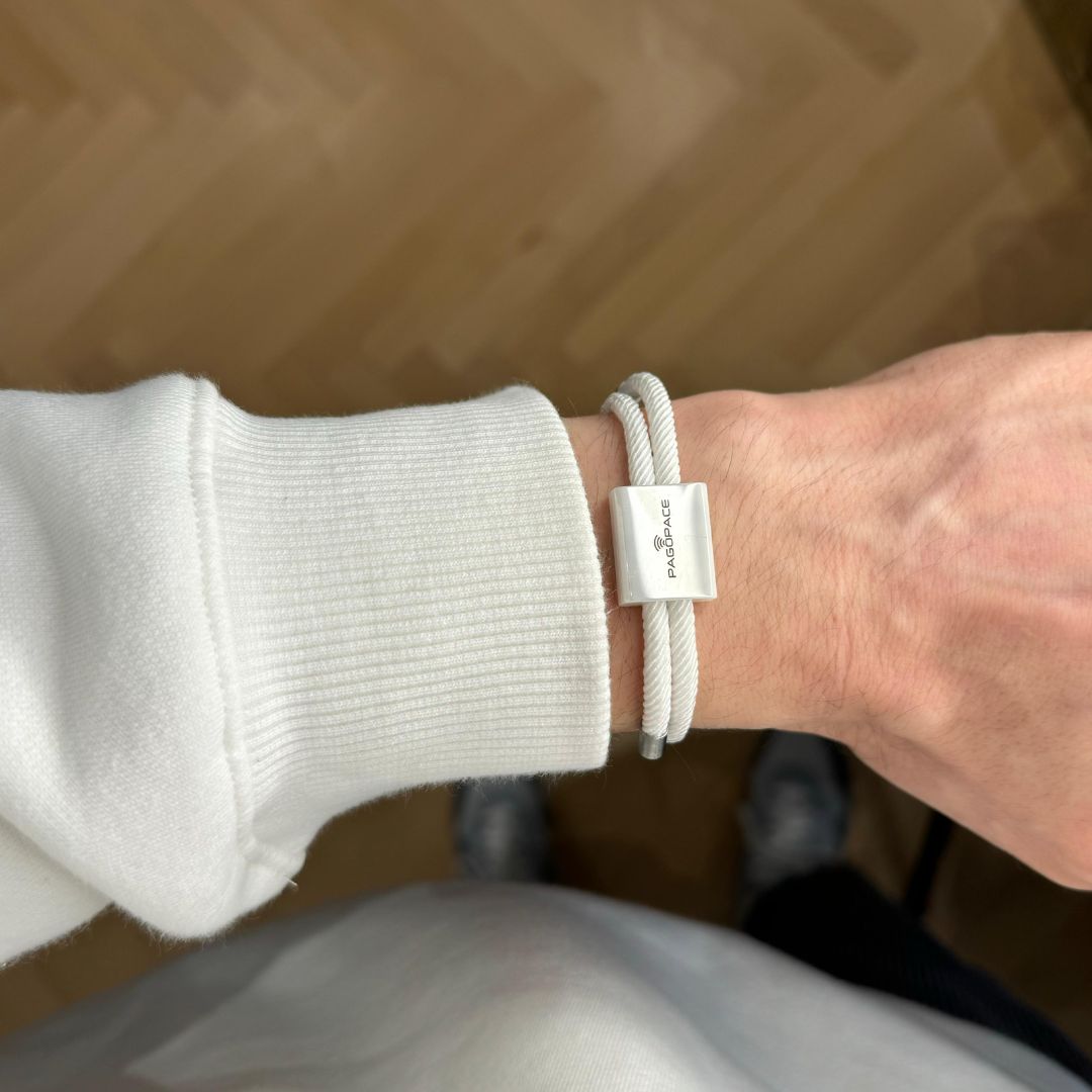 PAGO armband